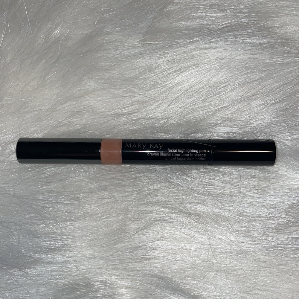 NIB!! Mary Kay Facial Highlighting Pen in Shade 1